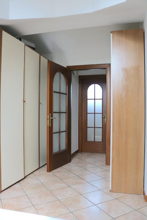 Lovely Apartment Near Canal - Via Foscolo Corsico Luaran gambar